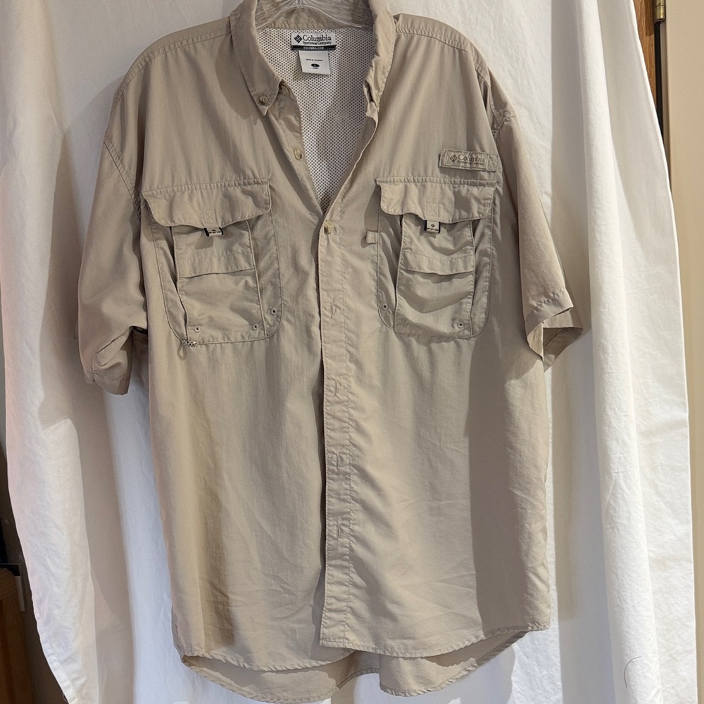 Columbia Men's Light Tan Fishing Shirt